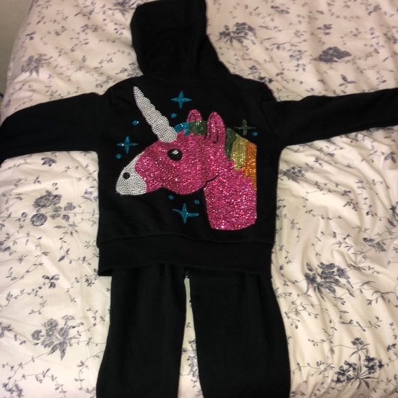 super soft butter Other - Selling a kids sweater and sweatpants